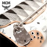 mcm_tasche-blackwhite